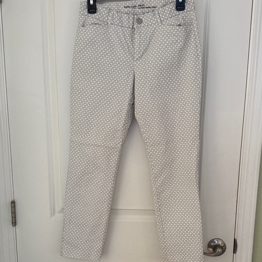 GAP Gray and White Patterned Khakis